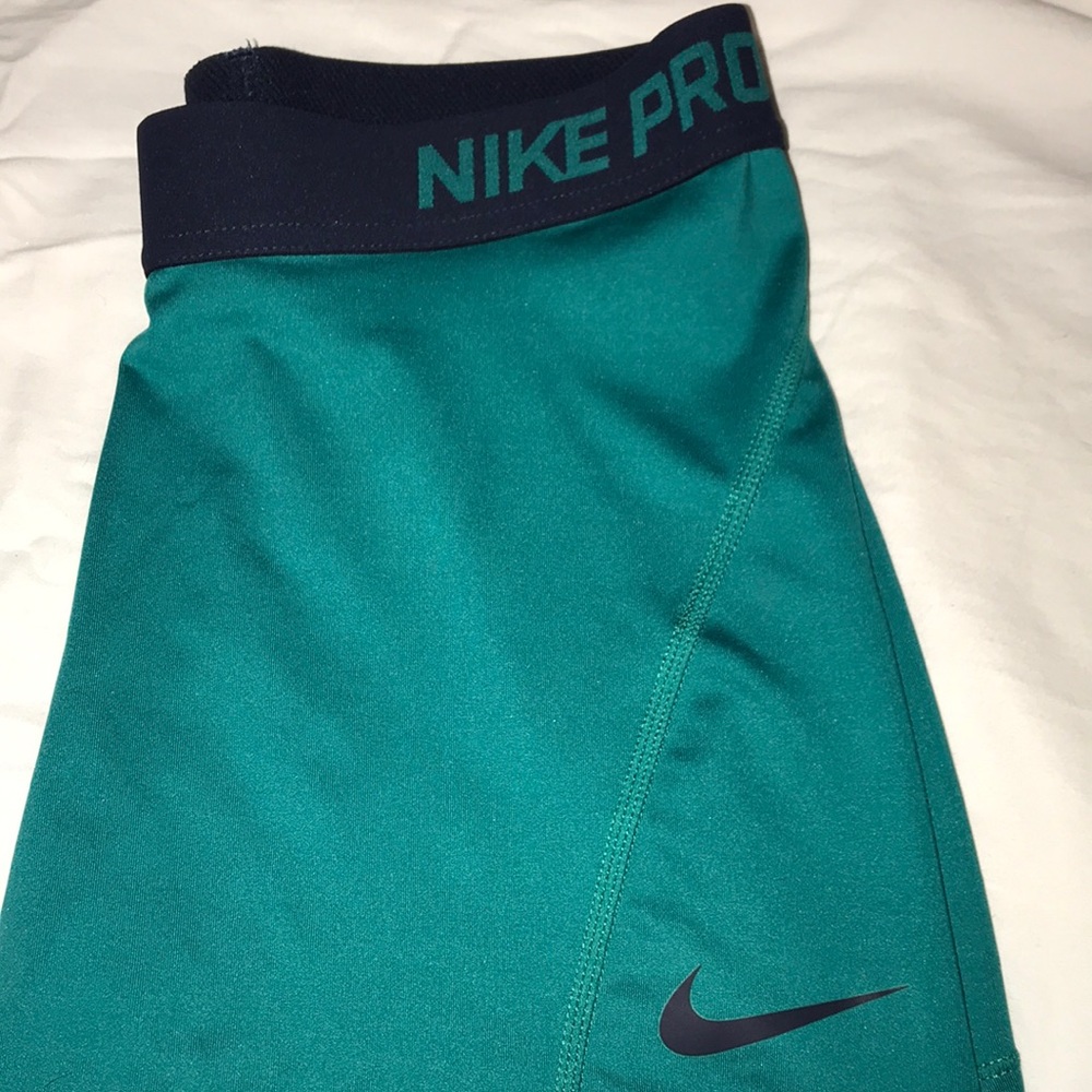 Nike pro